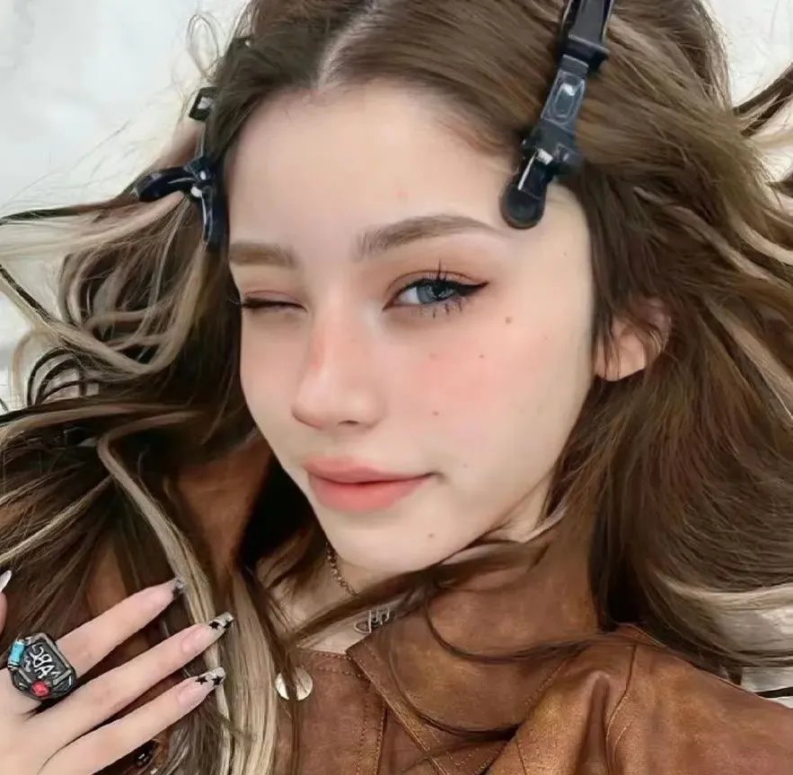 女帝登基后反派的我死在她怀中